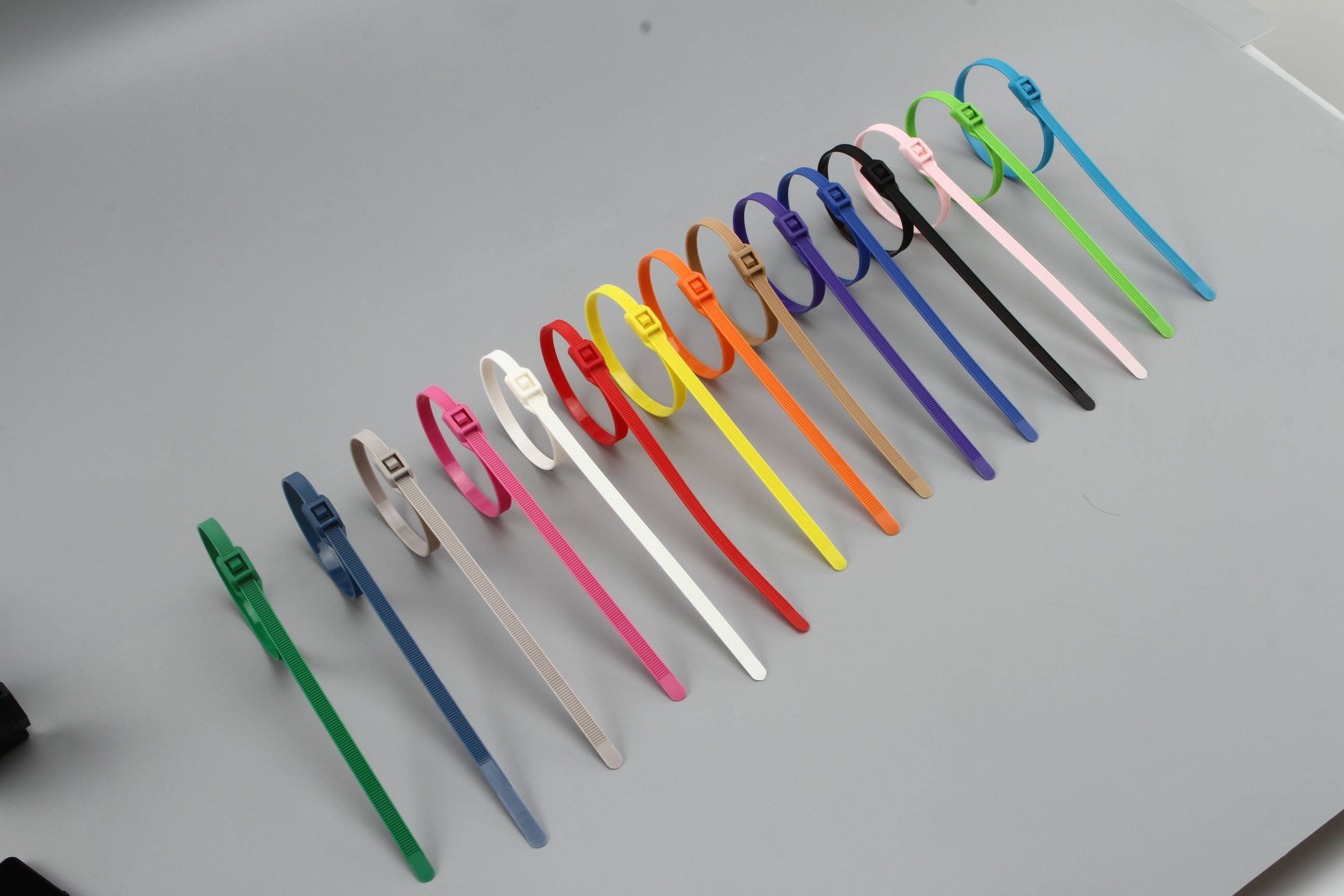 beaded-nylon-cable-tie_85743.jpg