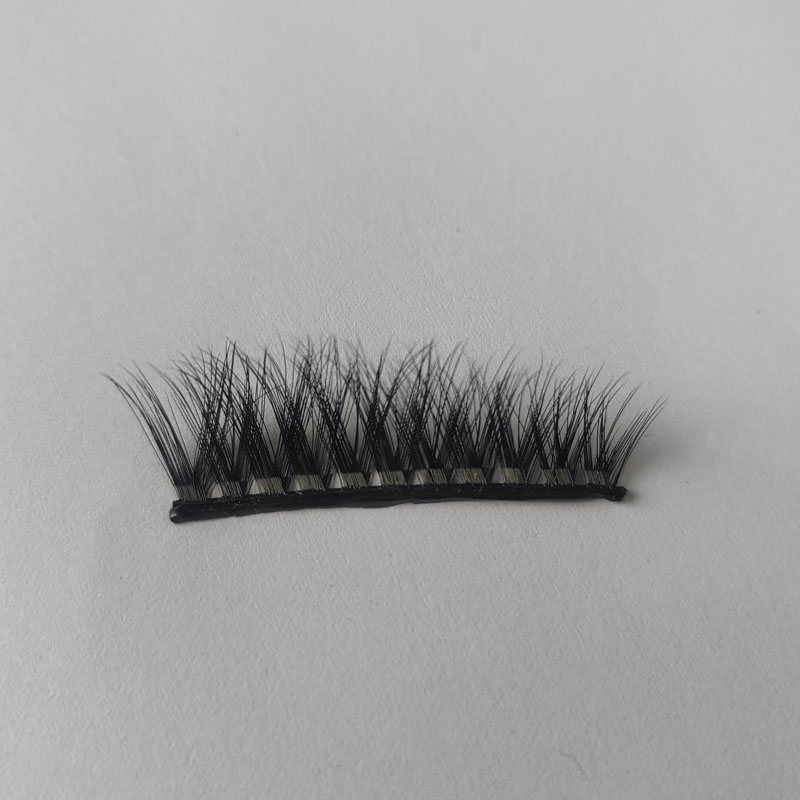 What are the benefits of silk lashes?